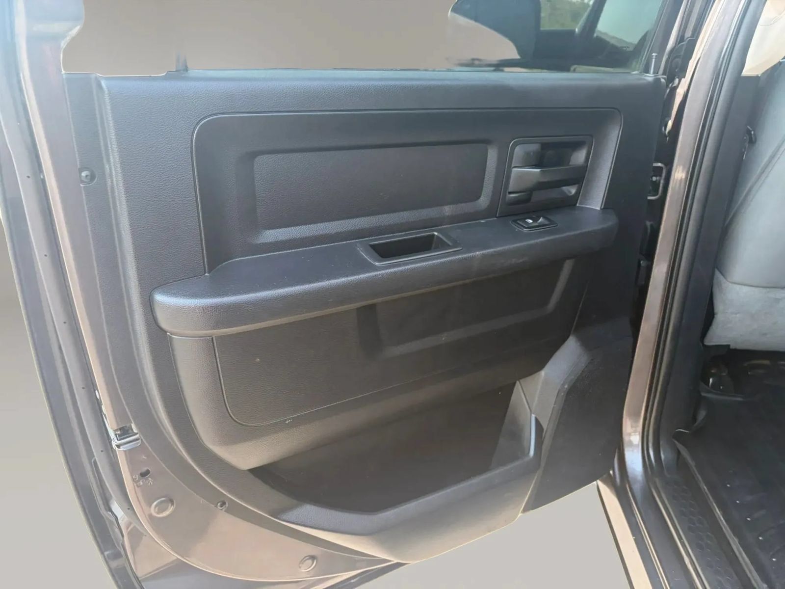Used 2015 RAM 3500 Tradesman w/ Chrome Appearance Group AWD/4WD image 19