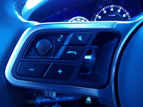 Used 2019 Porsche Cayenne image 18