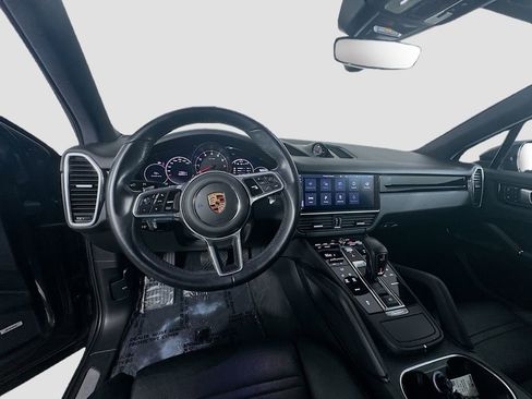 Used 2020 Porsche Cayenne image 23