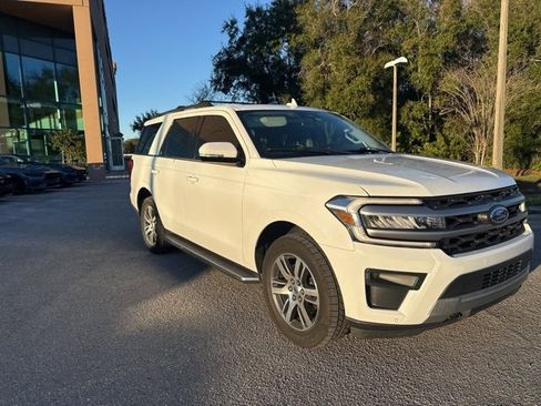 Used 2022 Ford Expedition XLT image 8