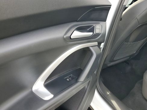 Used 2025 Audi Q5 Premium w/ Convenience Package image 17