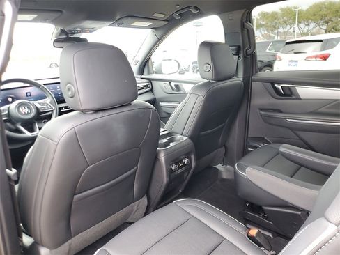 Used 2025 Buick Enclave Preferred image 12