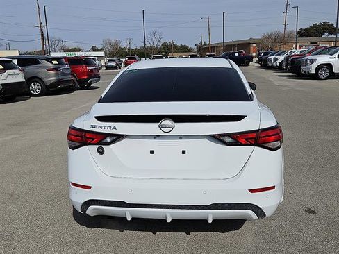 Used 2025 Nissan Sentra S image 4