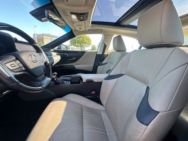 Used 2021 Lexus ES 350 Ultra Luxury w/ Accessory Package FWD image 26