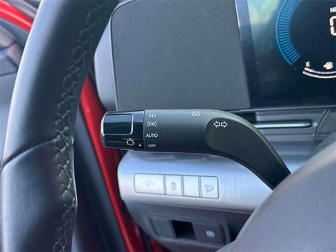 Used 2025 Hyundai Kona SEL image 23