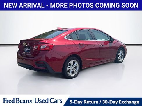 Used 2017 Chevrolet Cruze LT w/ Convenience Package FWD image 8