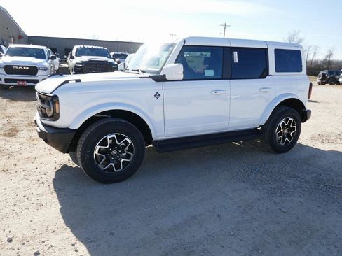 New 2025 Ford Bronco Outer Banks image 7