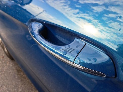 Used 2020 Ford Edge Titanium w/ Equipment Group 301A image 5