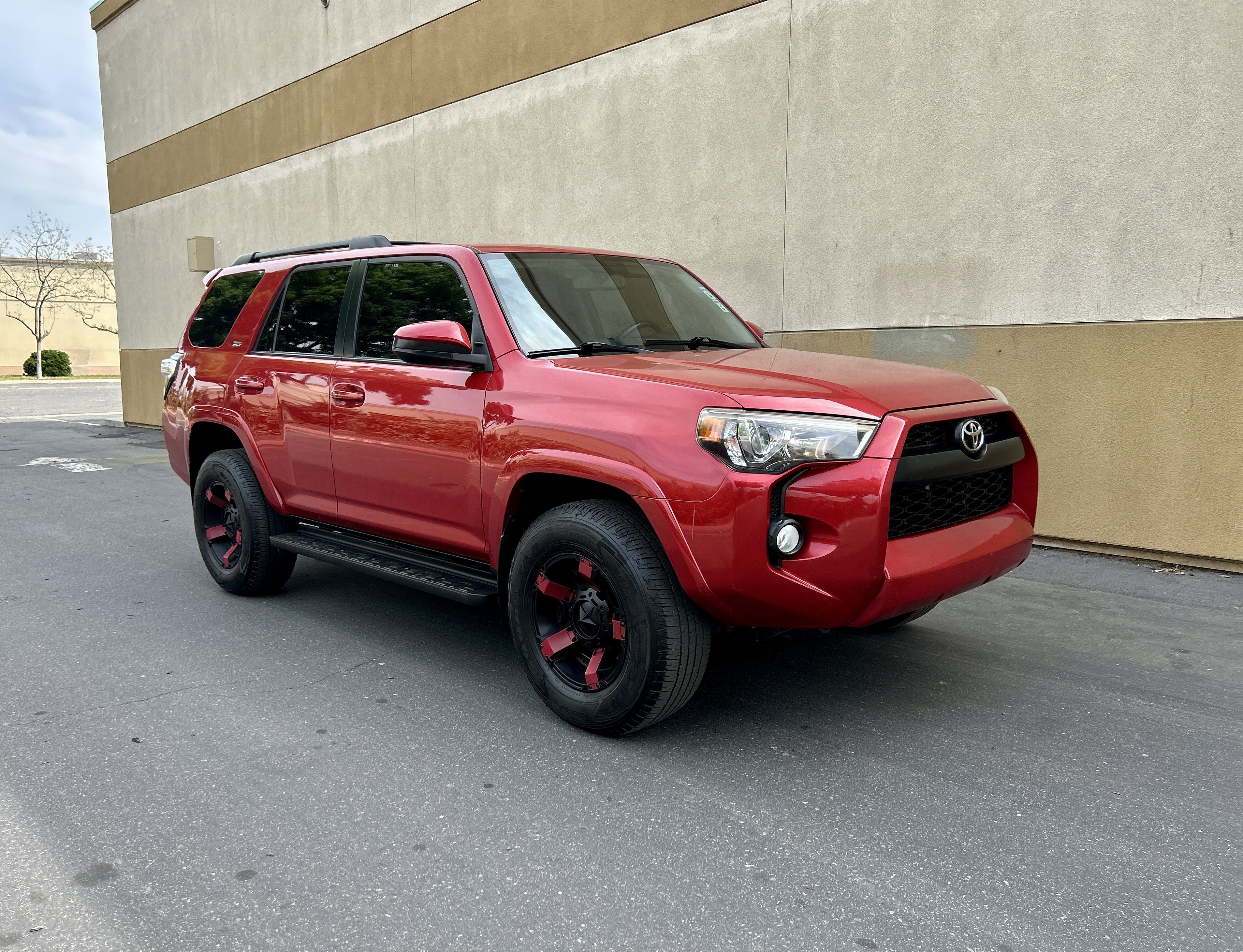 Used 2015 Toyota 4Runner SR5 AWD/4WD image 8