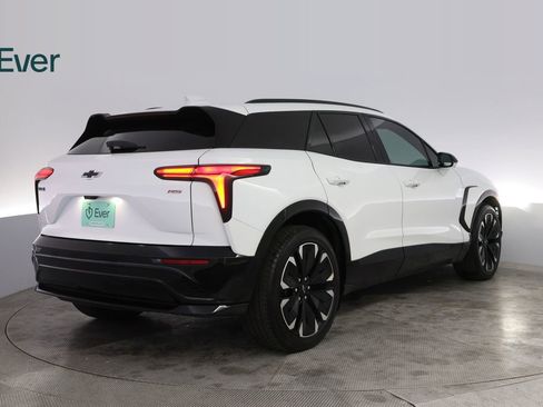 Used 2024 Chevrolet Blazer EV RS RWD image 3