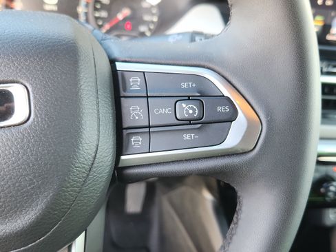 Used 2025 Jeep Compass Limited AWD/4WD image 21