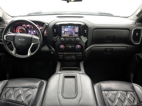 Used 2020 Chevrolet Silverado 1500 RST image 18