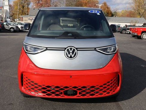 Used 2025 Volkswagen ID. Buzz Pro S Plus image 12
