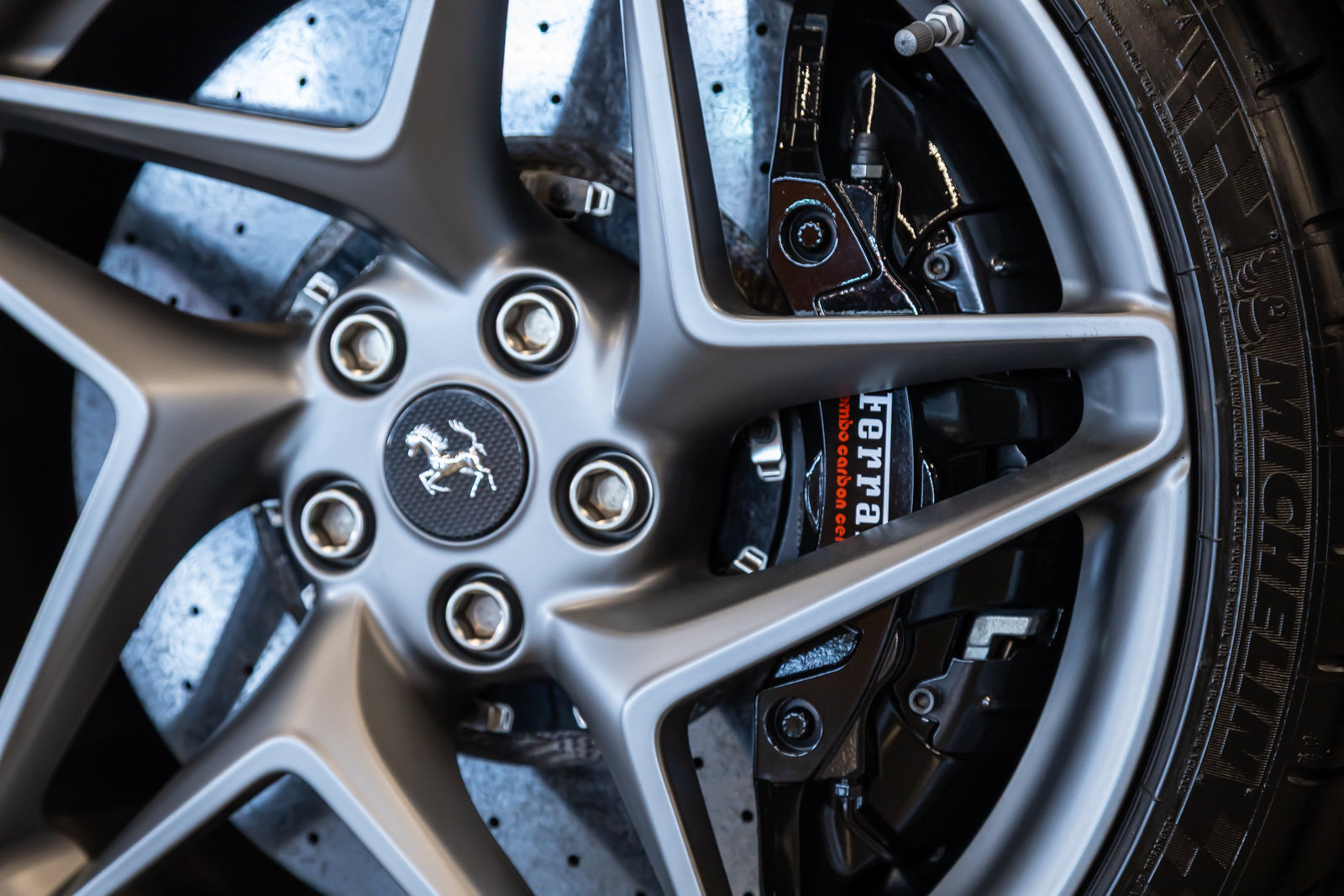 Used 2021 Ferrari F8 Tributo RWD image 23