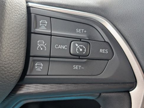 New 2025 Jeep Grand Cherokee L Altitude image 15