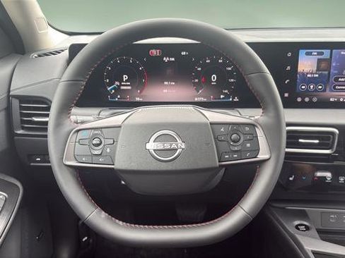 New 2026 Nissan Sentra SR FWD image 9
