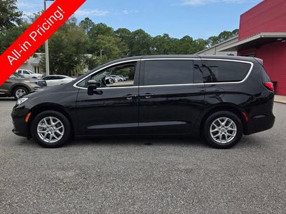 Used 2024 Chrysler Pacifica Touring-L