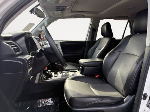 Used 2018 Toyota 4Runner SR5 Premium image 6