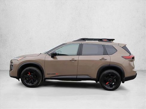 Used 2025 Nissan Rogue SV AWD/4WD image 10