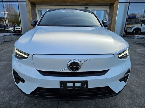 Certified 2023 Volvo C40 P8 Recharge Ultimate w/ Protection Package Premier AWD/4WD image 2