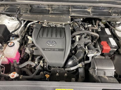 Used 2023 Toyota Highlander XLE image 12