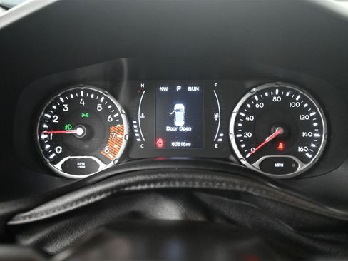 Used 2020 Jeep Renegade Latitude w/ Cold Weather Group AWD/4WD image 13
