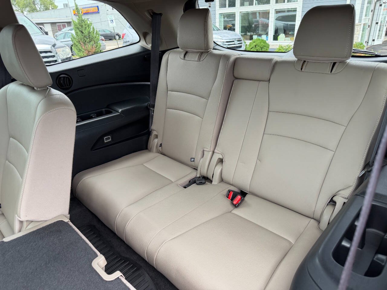Used 2016 Honda Pilot Touring image 11
