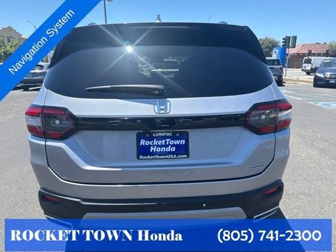 Used 2023 Honda Pilot Touring image 6
