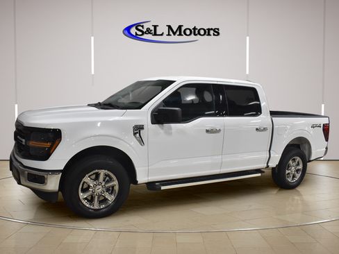 Used 2025 Ford F150 XLT w/ Equipment Group 301A Standard AWD/4WD image 3