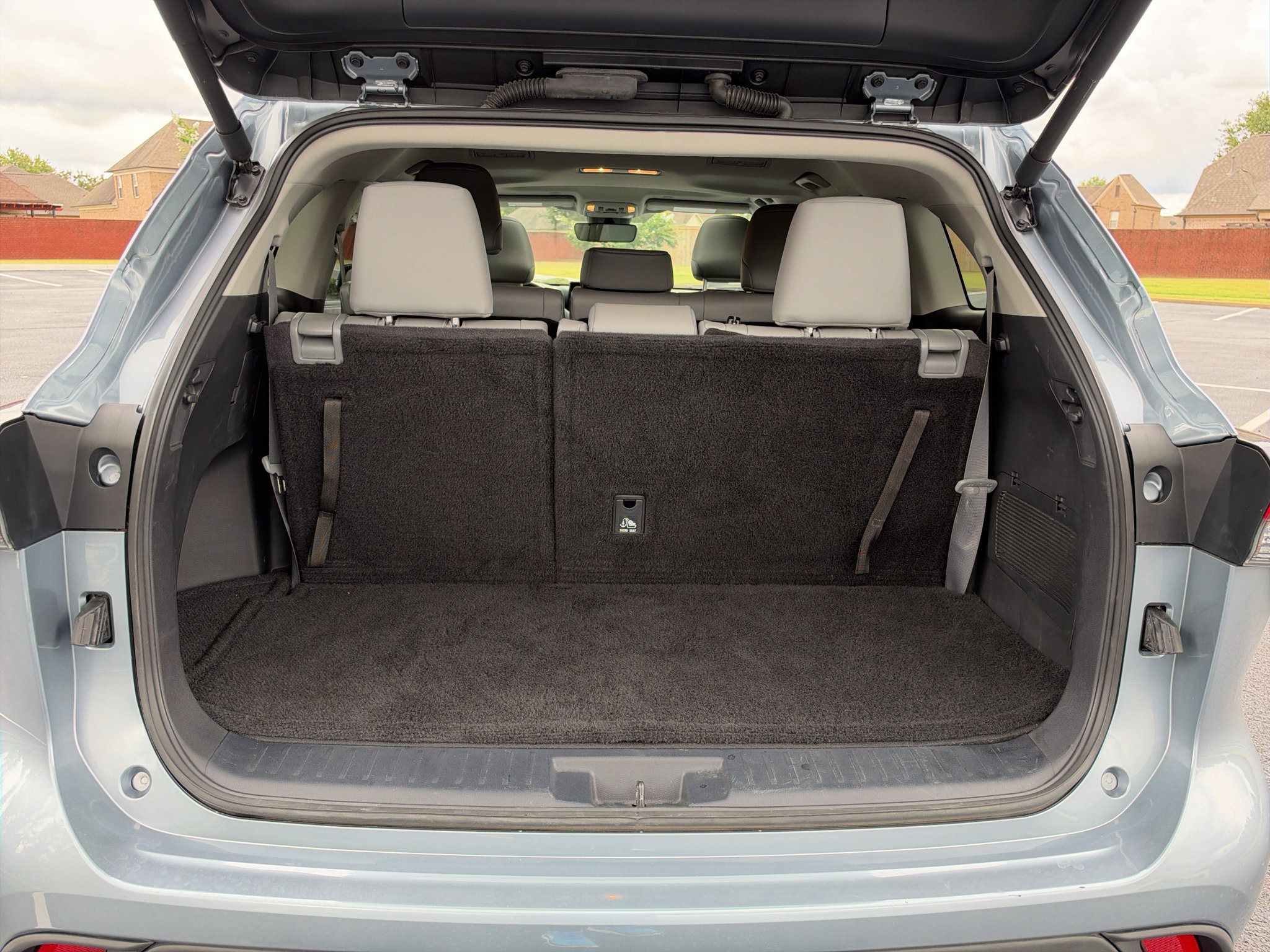 Used 2024 Toyota Highlander XLE FWD image 17