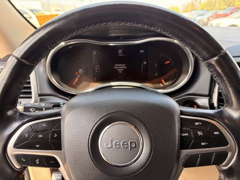 Used 2020 Jeep Grand Cherokee Limited w/ Luxury Group II RWD image 27
