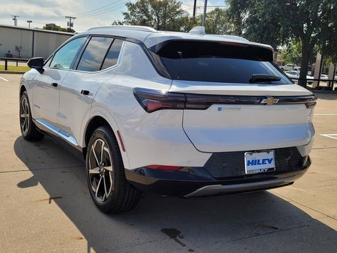 New 2025 Chevrolet Equinox EV LT image 3