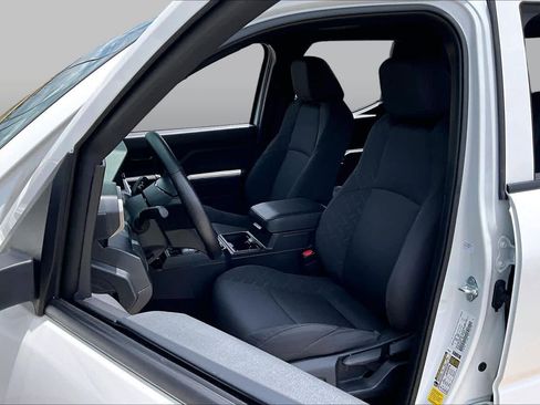 Used 2025 Toyota Tacoma SR RWD image 8