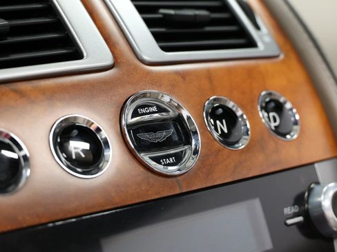 Used 2015 Aston Martin DB9 Volante Carbon Edition Convert image 40