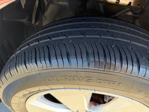 Used 2011 Subaru Outback 2.5i Limited w/ PWR Moonroof Pkg image 9