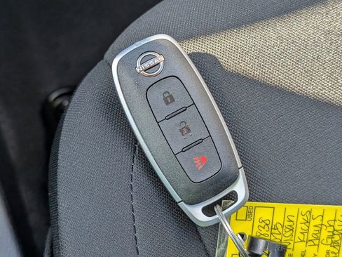 New 2025 Nissan Kicks Play S image 30