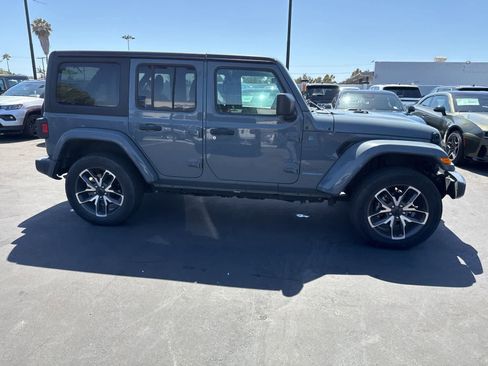 Used 2024 Jeep Wrangler Unlimited AWD/4WD image 5