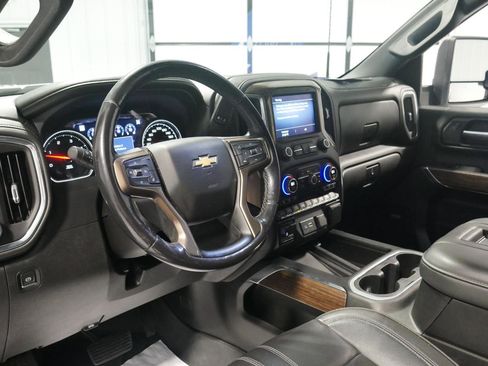 Used 2022 Chevrolet Silverado 2500 High Country image 9