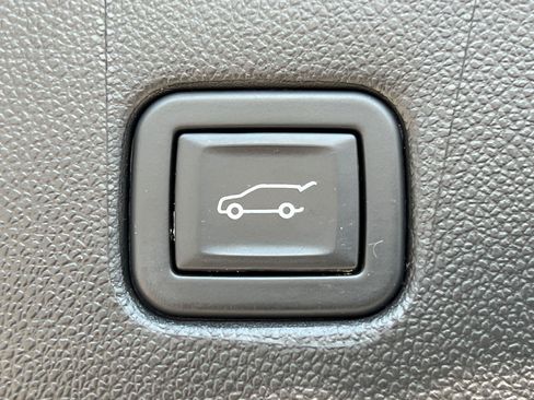 Used 2024 Chevrolet Blazer RS FWD image 19