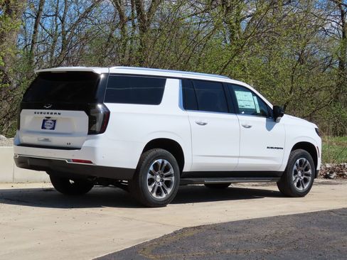 New 2026 Chevrolet Suburban LT w/ Comfort Package AWD/4WD image 3