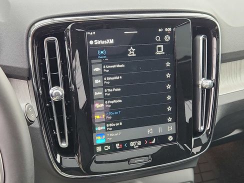 Used 2025 Volvo XC40 B5 Ultra w/ Protection Package Premier image 18