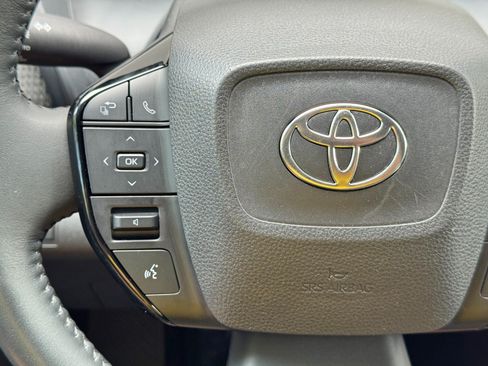 Used 2024 Toyota bZ4X FWD image 20