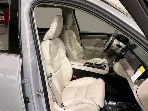 New 2026 Volvo XC90 T8 Ultra w/ Protection Package Premier AWD/4WD image 12