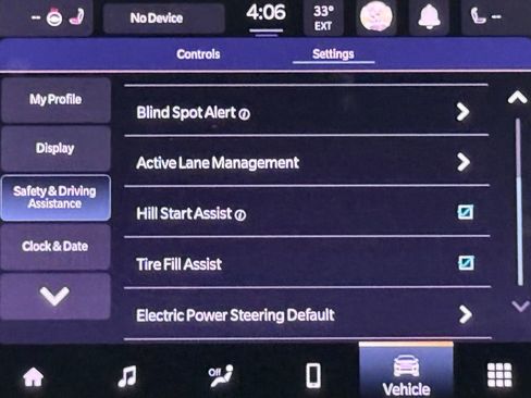 Used 2025 Jeep Grand Cherokee Altitude image 33