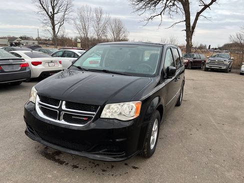 Used 2012 Dodge Grand Caravan SE FWD image 1