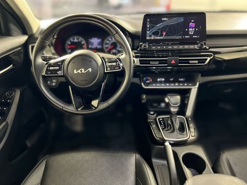 Used 2023 Kia Seltos EX image 23