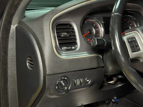 Used 2014 Dodge Charger R/T w/ Blacktop Package image 33