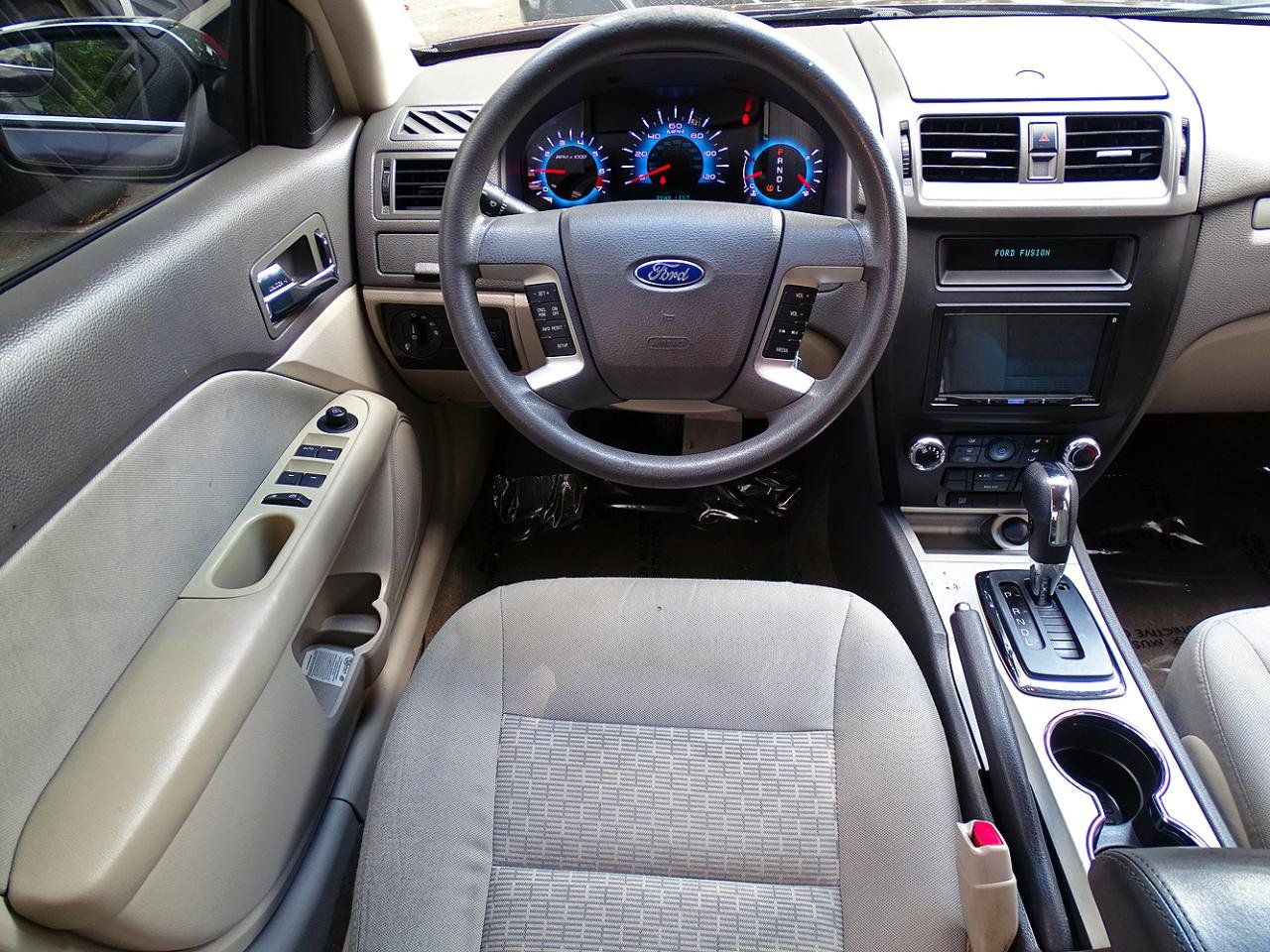 Used 2011 Ford Fusion SE FWD image 27