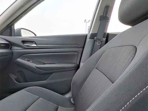 Used 2025 Nissan Altima 2.5 SV image 24