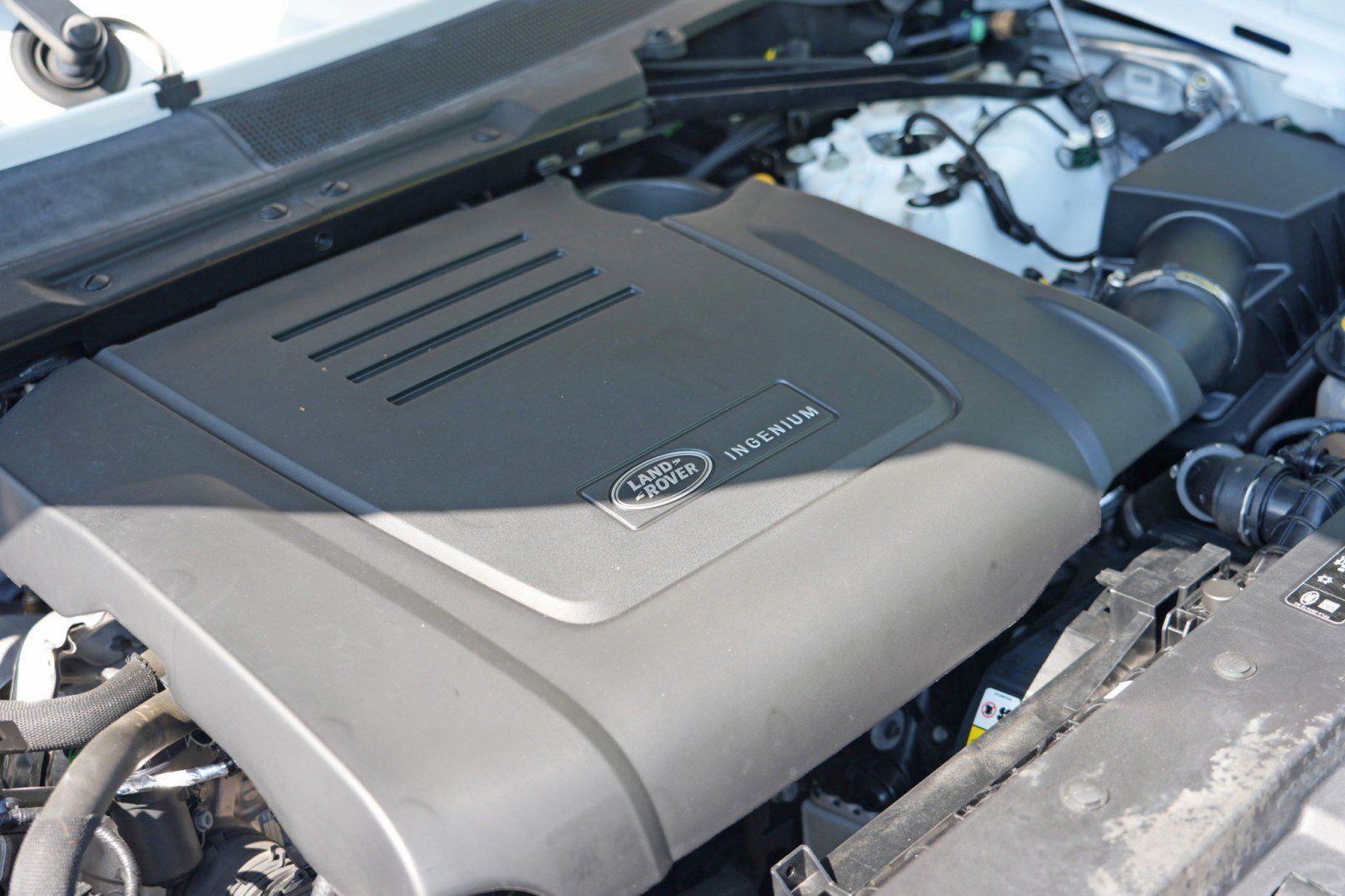 Used 2022 Land Rover Defender 110 S AWD/4WD image 9
